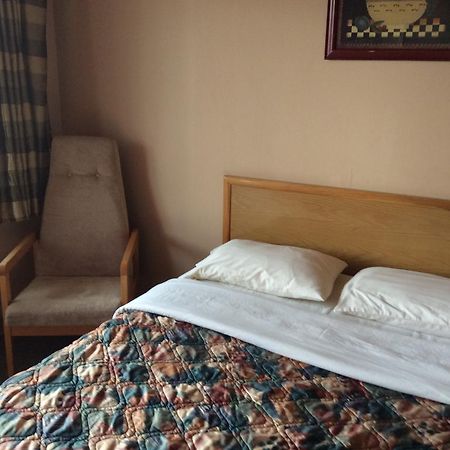 Parkwood Motor Inn Sundre Екстериор снимка