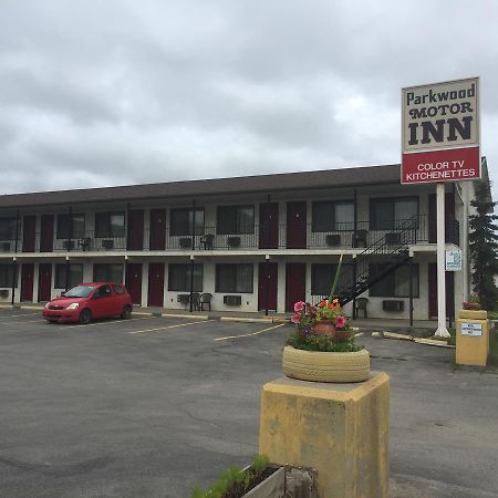 Parkwood Motor Inn Sundre Екстериор снимка