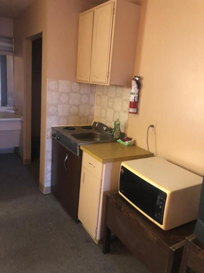 Parkwood Motor Inn Sundre Екстериор снимка