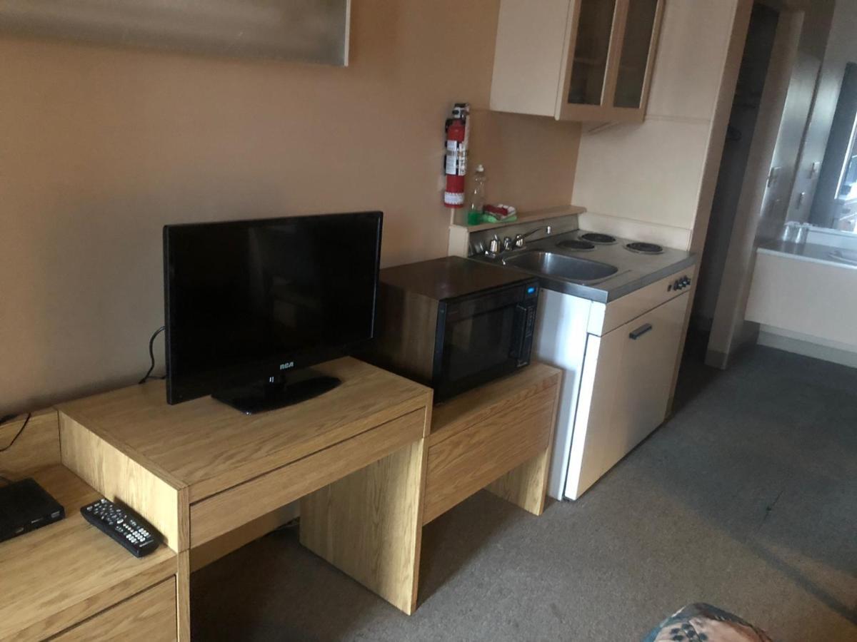 Parkwood Motor Inn Sundre Екстериор снимка