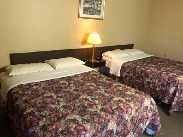 Parkwood Motor Inn Sundre Екстериор снимка