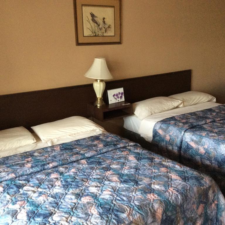 Parkwood Motor Inn Sundre Екстериор снимка