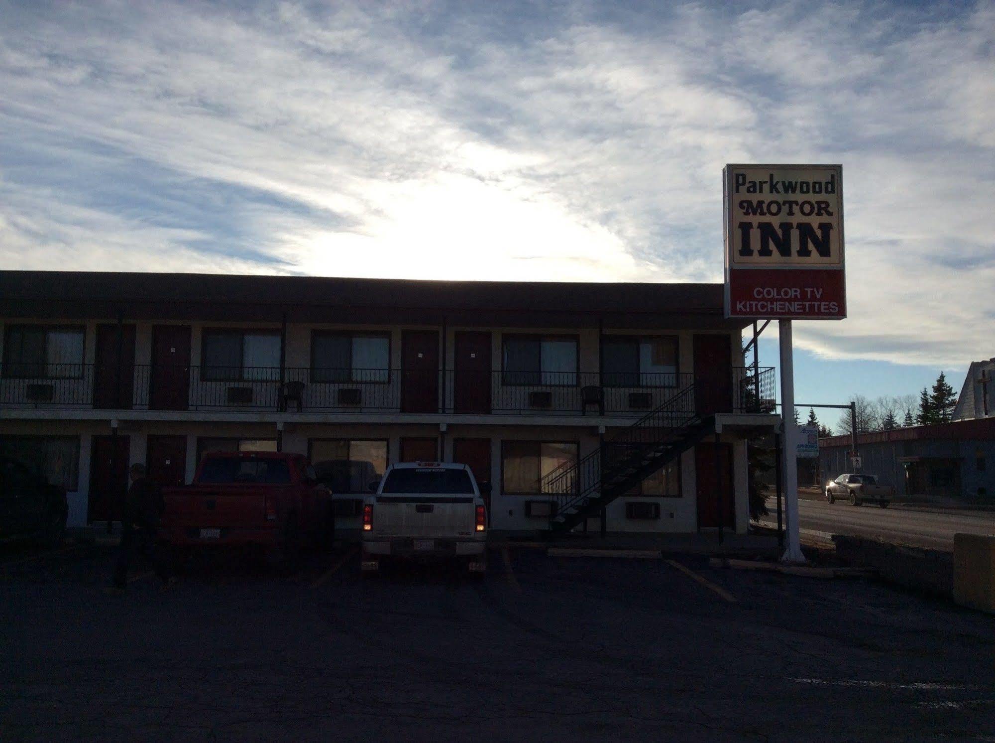 Parkwood Motor Inn Sundre Екстериор снимка