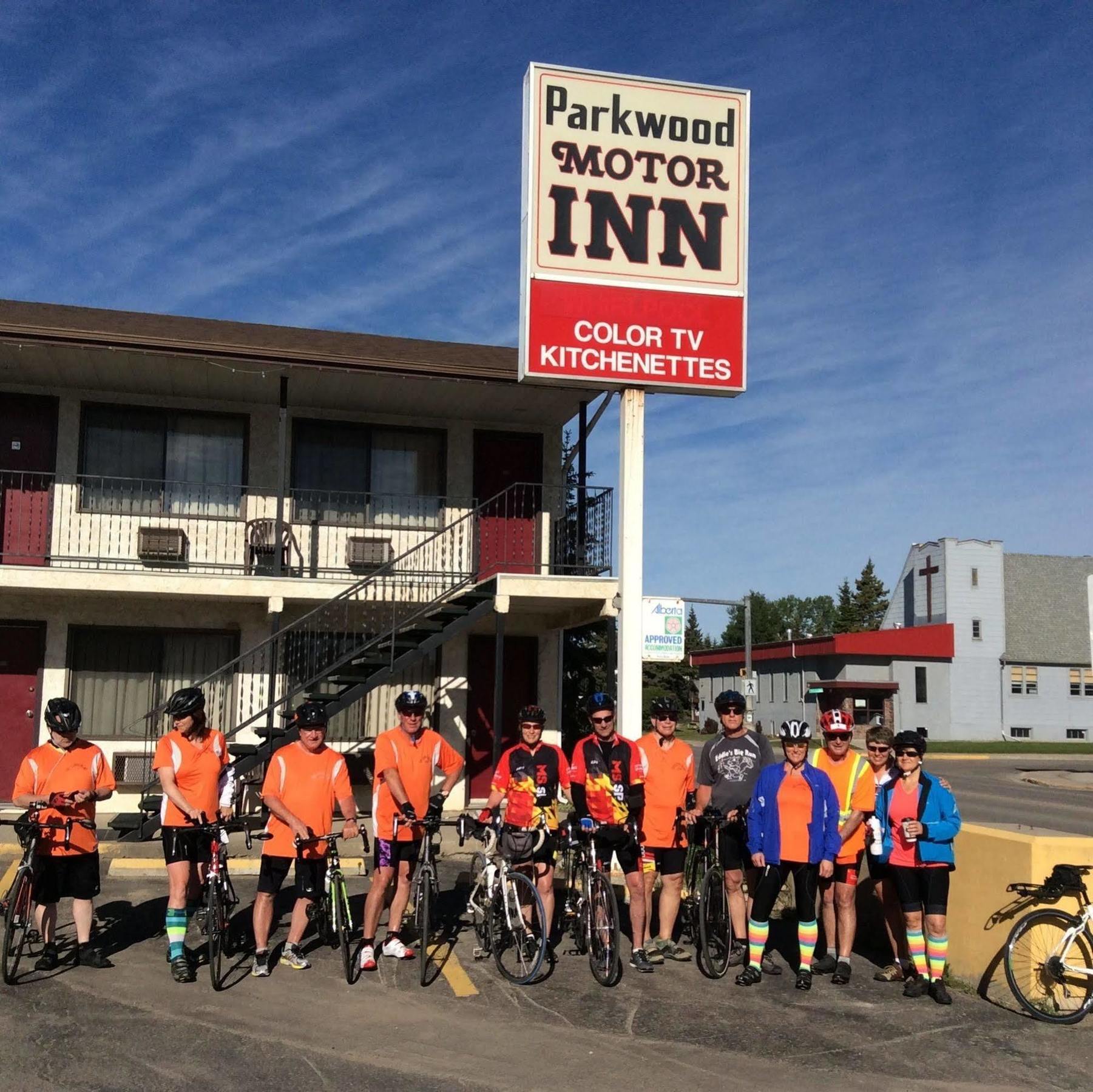 Parkwood Motor Inn Sundre Екстериор снимка